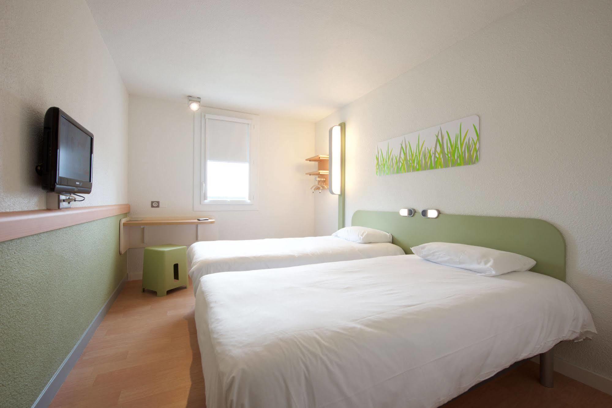 Ibis Budget Pau Est Exterior photo